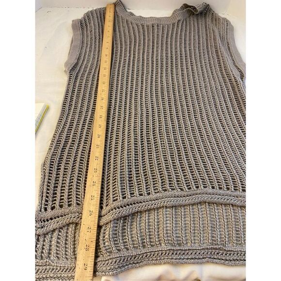 Apt. 9 crochet gray top high/low scoop neck rn#73277 - Picture 2 of 7